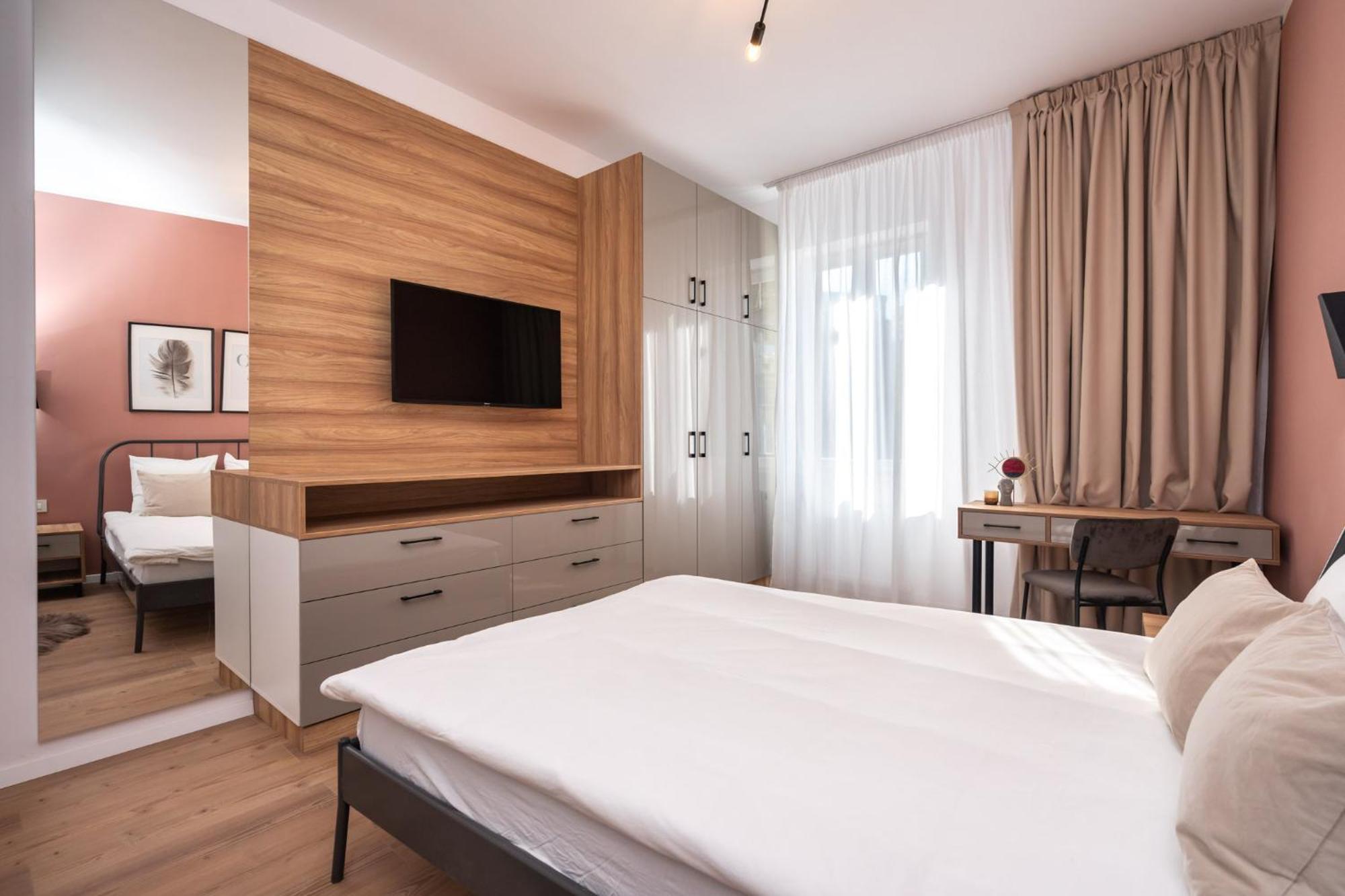 The Loft Luxury Apartments-Near The Park In The City Center Bucharest Exterior photo